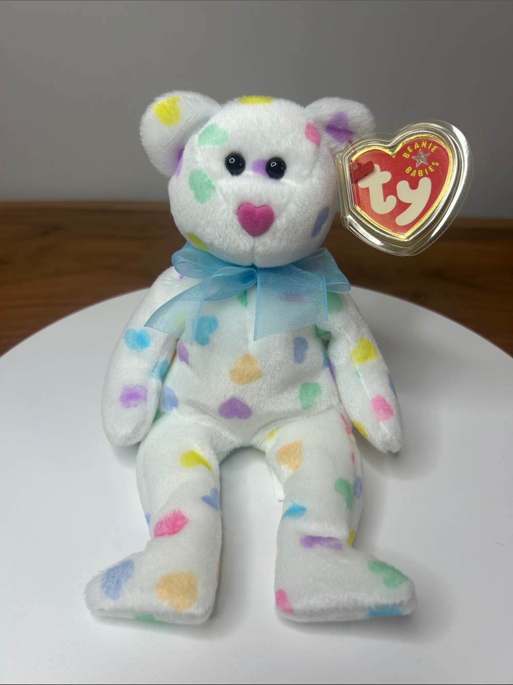 2001 TY Beanie Baby – Kissme the Bear | Retired Case Included